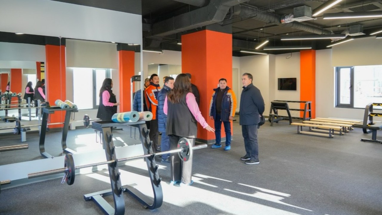 Астана әкімі салынып жатқан бір мың орындық колледж жатақханасына барды