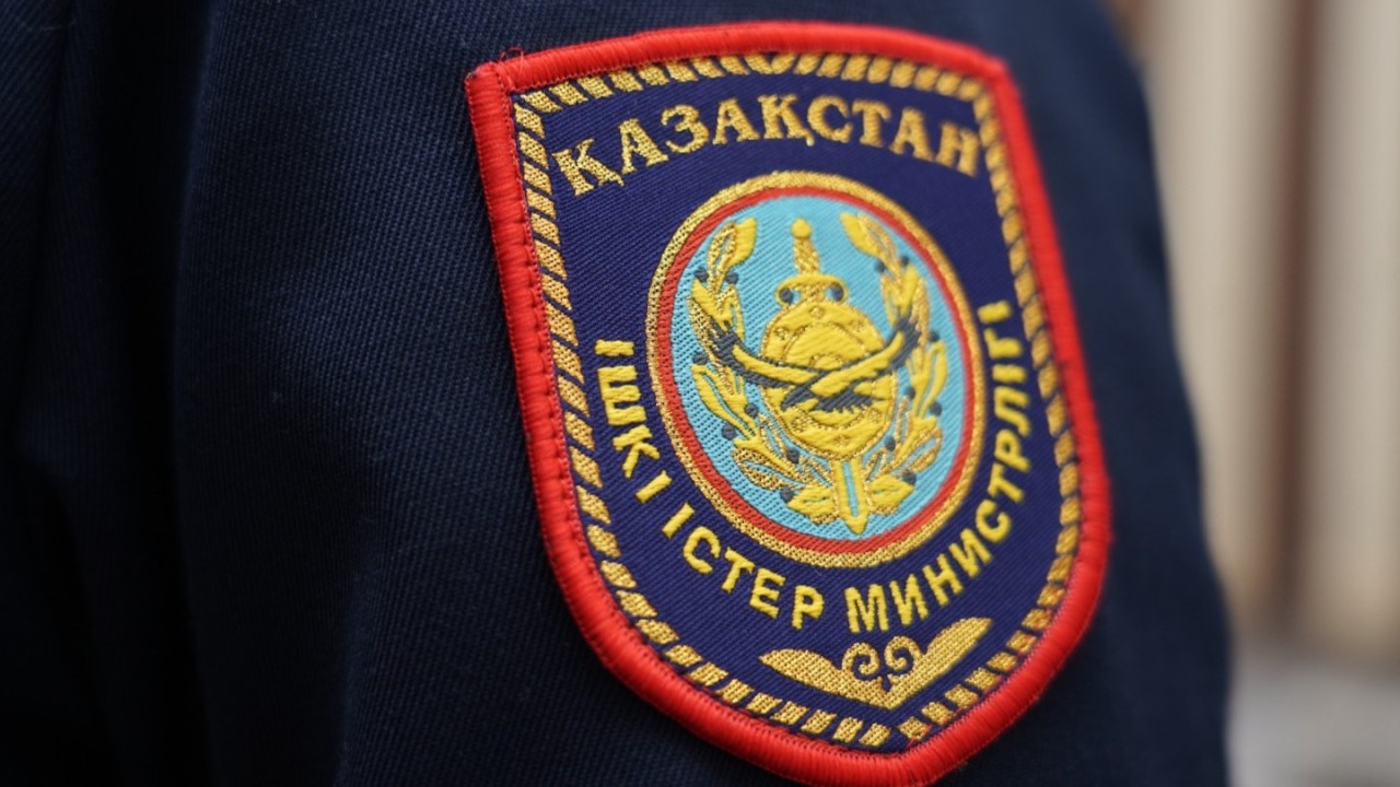 «Қатарластарын балтамен қуалаған»: Атыраулық оқушыға қатысты қылмыстық іс қозғалды