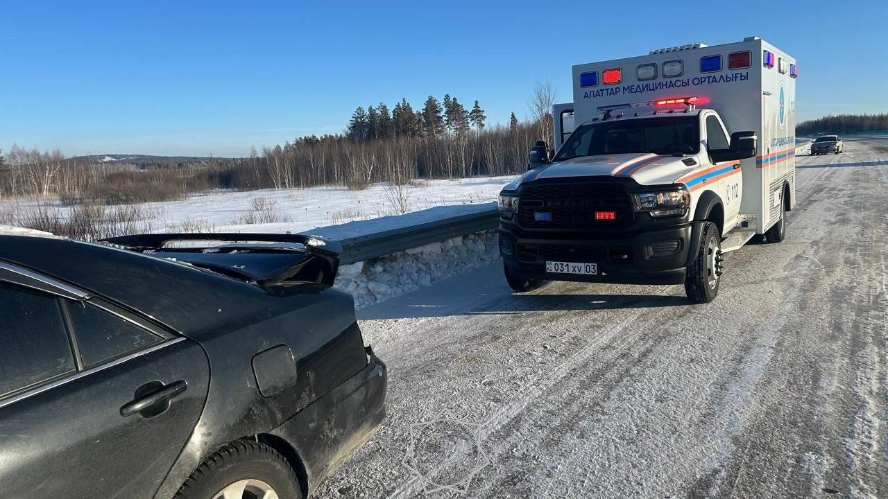 Астана-Щучинск жолында жол апатынан бес адам зардап шекті
