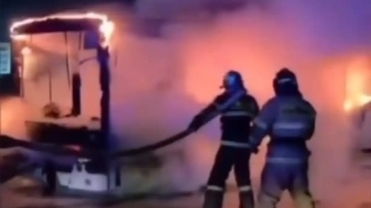 Астанада автобус түгелдей өртеніп кетті (ВИДЕО)