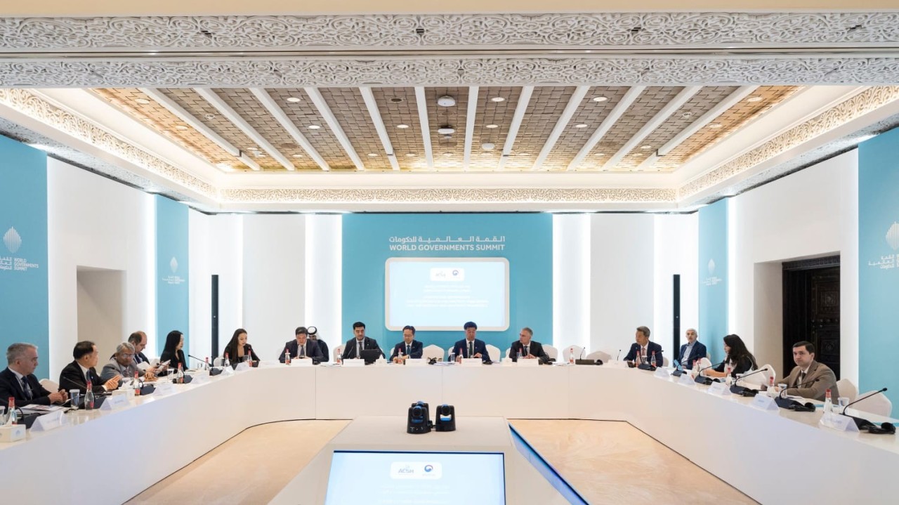 Дүниежүзілік үкіметтер саммиті аясында мемлекеттік басқаруда ЖИ-ді тиімді қолдану тәсілдері талқыланды