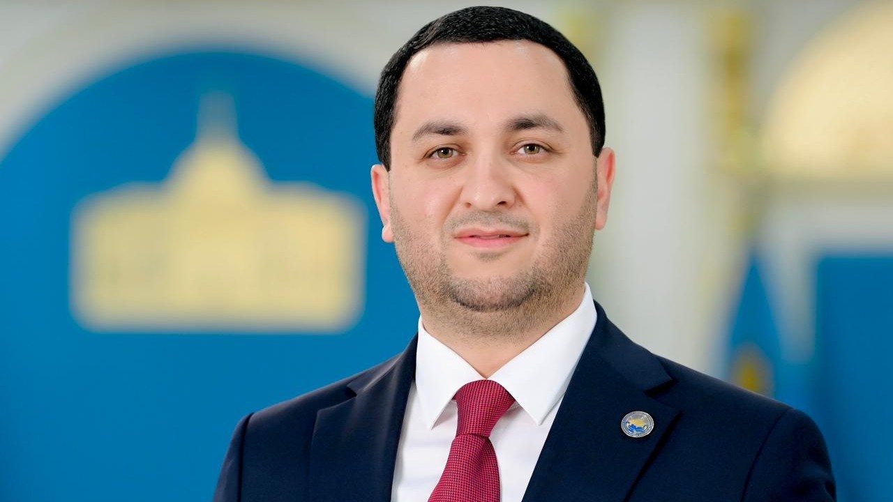 Тәуелсіз Қазақстанның жаңа даму бағыты – Акбаржон Исмаилов референдум туралы пікір білдірді