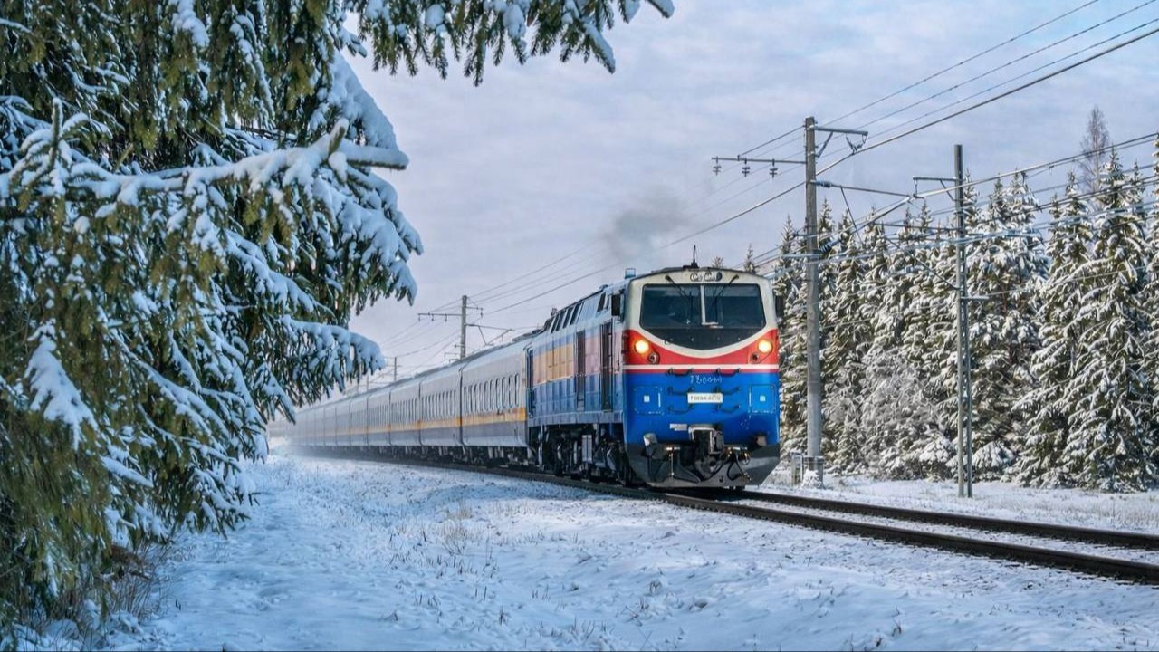 Пойызда нені істеуге болмайды: ҚТЖ жолаушыларға ескерту жасады