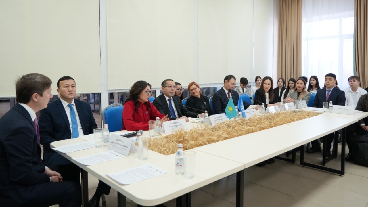 Астанада студенттер су ресурстарын қорғау мәселесін талқылады