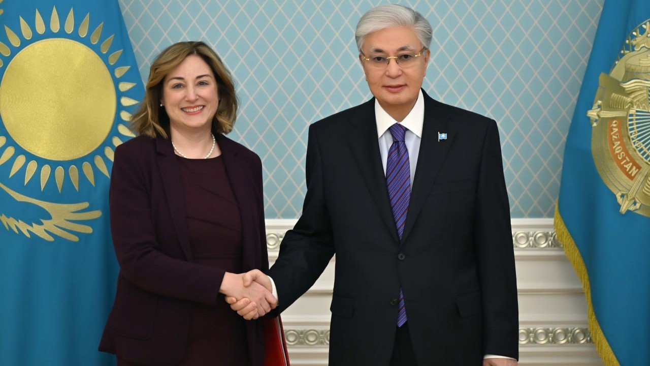 Мемлекет басшысы АҚШ елшісі Джули Стаффтты қабылдады