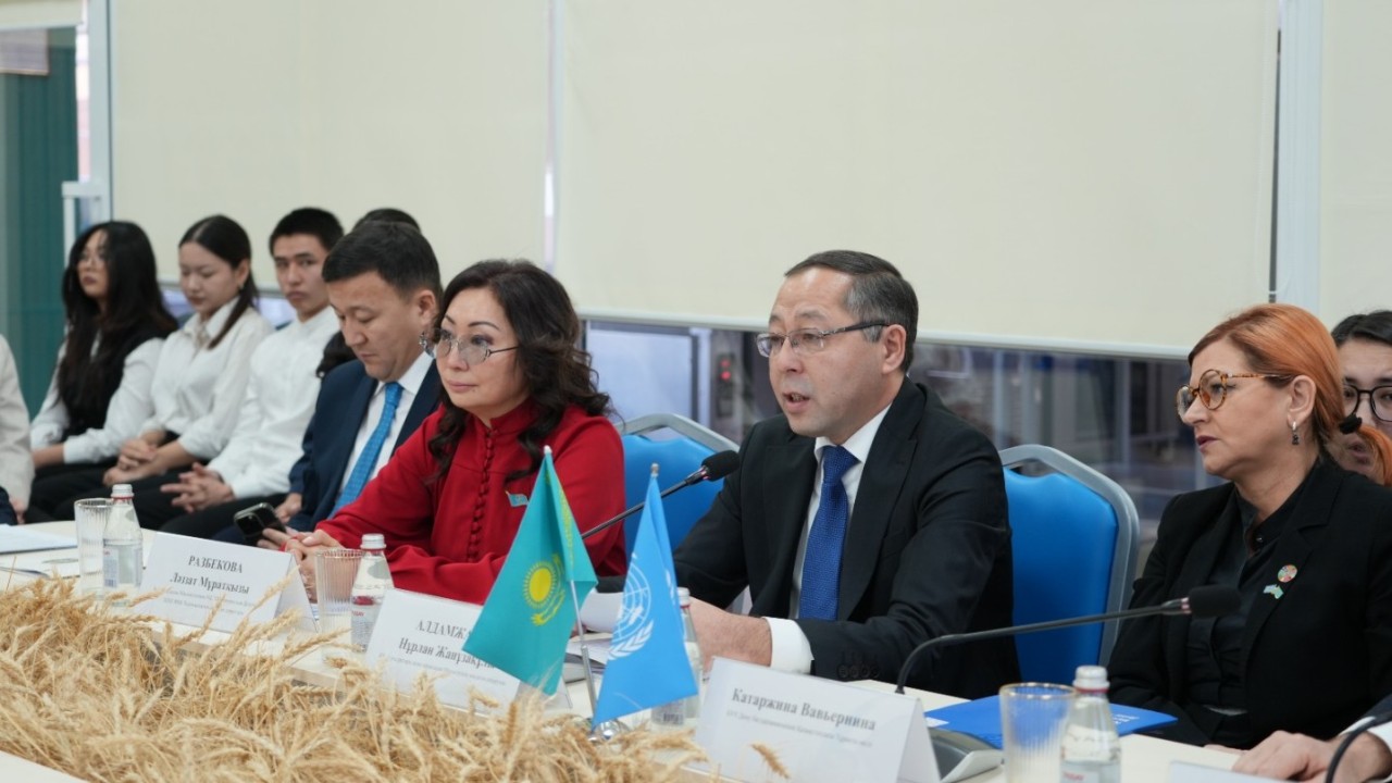 Елорда колледжінде суды үнемдеуге байланысты экосағат өтті