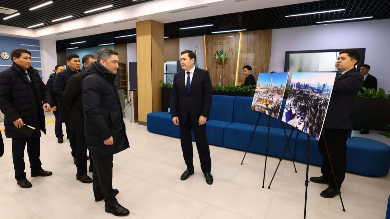 ШОБ-ты қолдау және спорттық инфрақұрылымды дамыту: Бектенов елордадағы жобалармен танысты