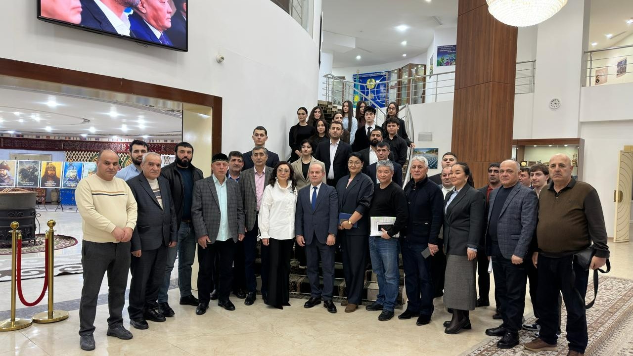 Достық үйінде конституциялық реформадағы өзгерістер талқыланды