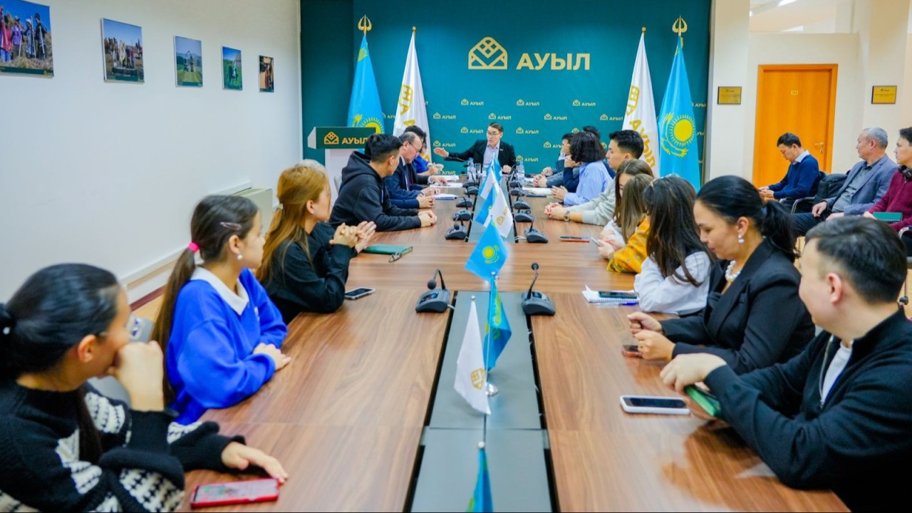 Астанада «Ауыл» партиясында жаңа Конституция жобасы талқыланды