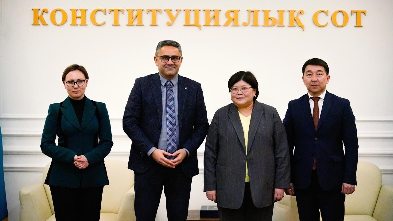 ЕҚЫҰ өкілдері Конституциялық реформа жөніндегі комиссия жұмысымен танысты