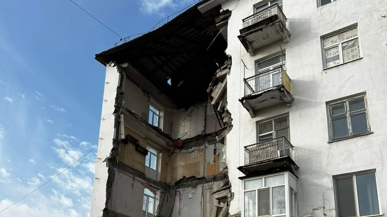 Балқаш қаласында тұрғын үйдің бір кіреберісі опырылып құлады