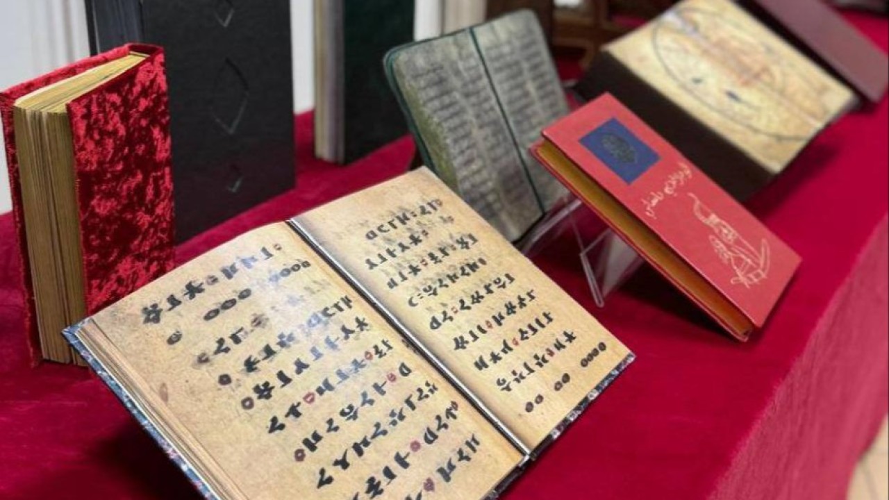 Астанада VIII-XIX ғасырлардағы сирек қолжазбалар көрмесі өтті