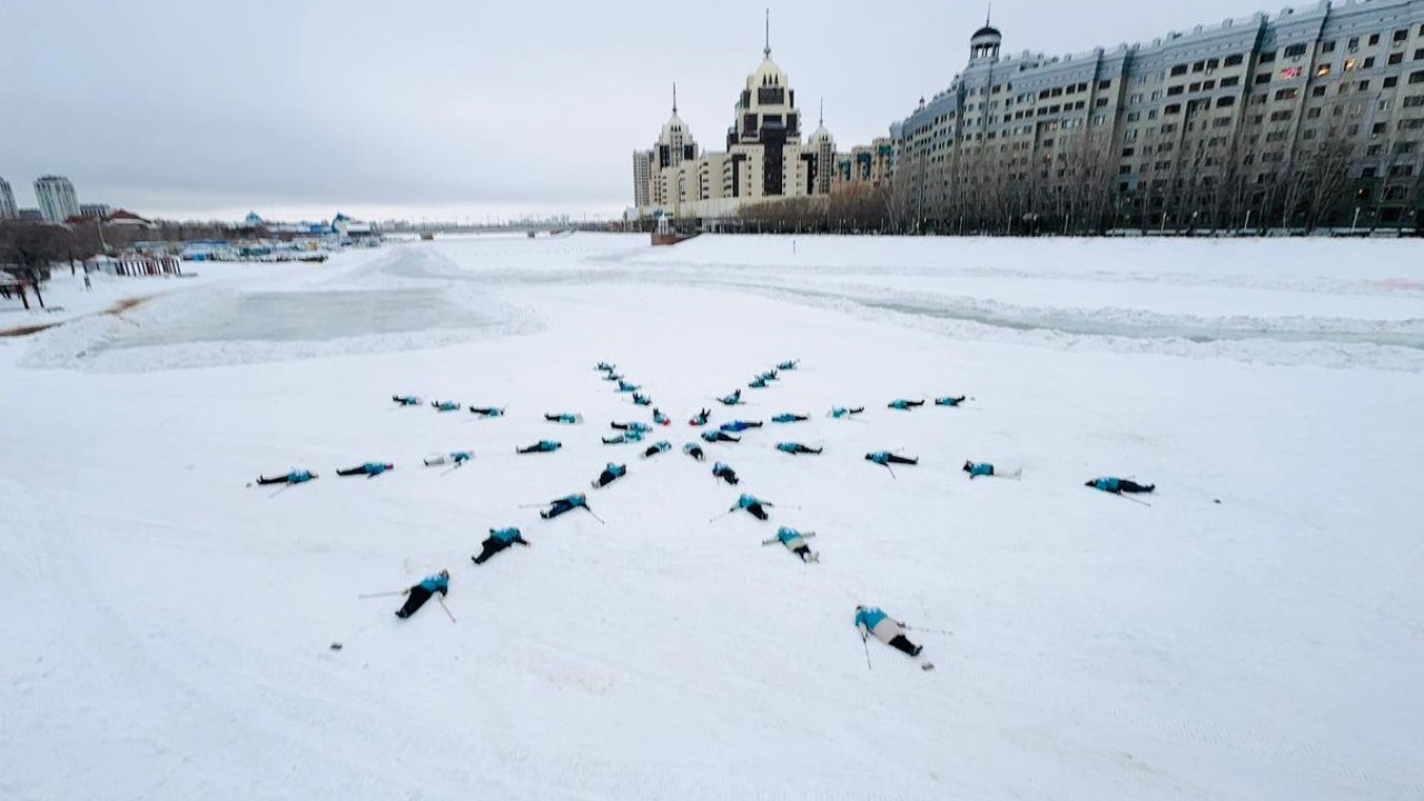 «Қар ұшқыны»: астаналық зейнеткерлер олимпиада чемпионын ұлықтады