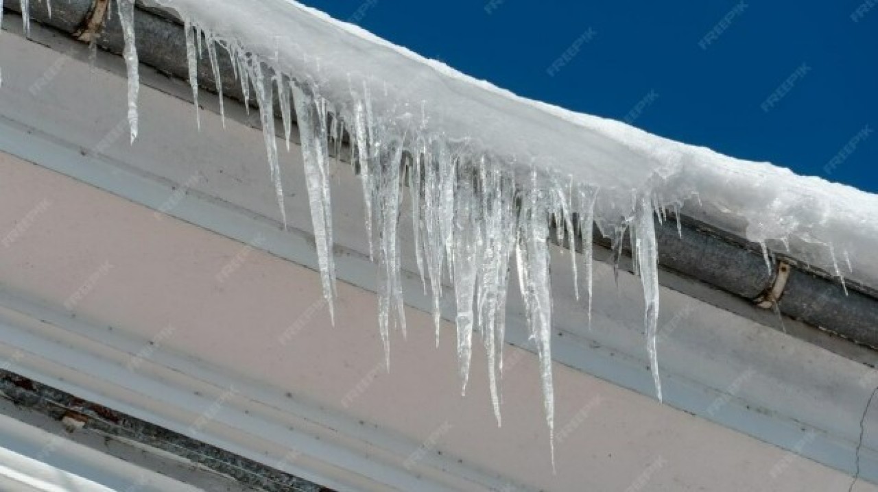 БҚО тұрғыны қар құлап қираған кондиционерінің шығынын өндіріп алды