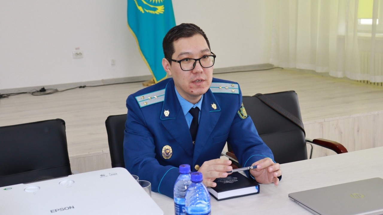 «Заң мен тәртіп»: елордадағы Сарыарқа ауданының прокуратурасы емхана қызметкерлерімен кездесті