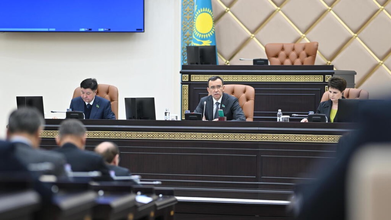 Мәулен Әшімбаев: Сенаторлар жаңа Конституция ережелерін түсіндіру үшін өңірлерге барады