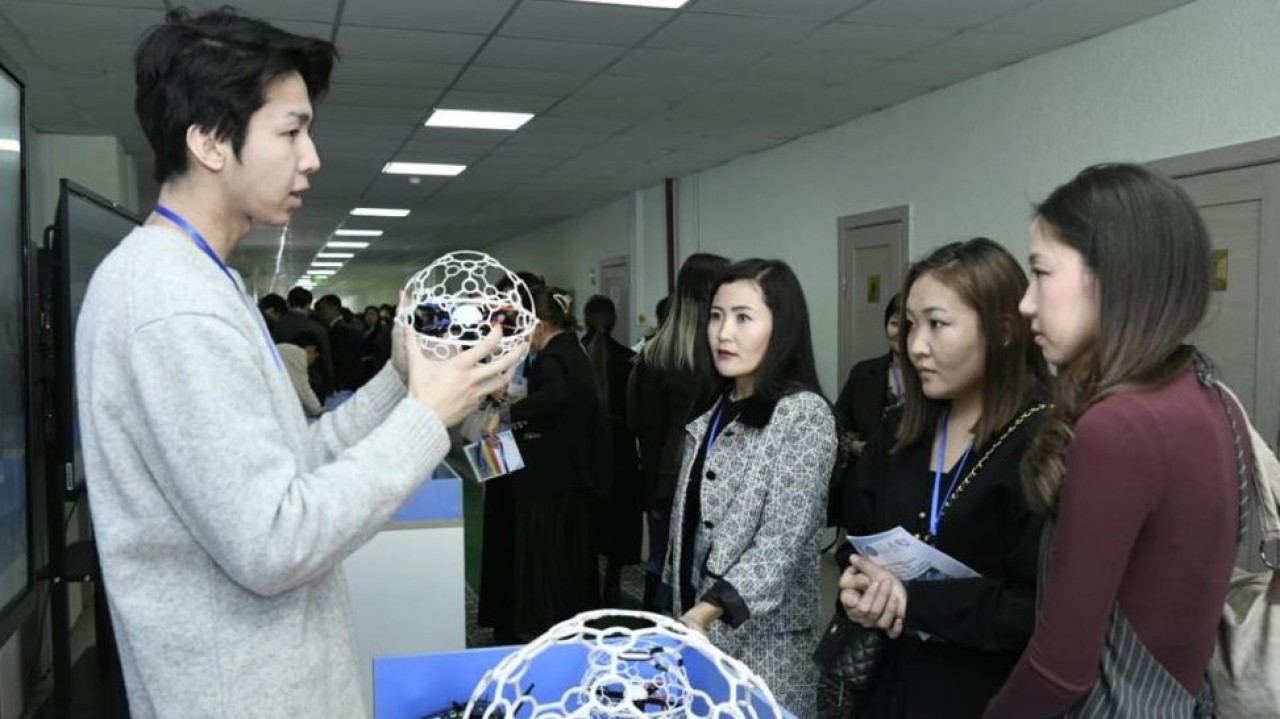 Астаналық мектепте жасанды интеллектке арналған республикалық семинар өтті