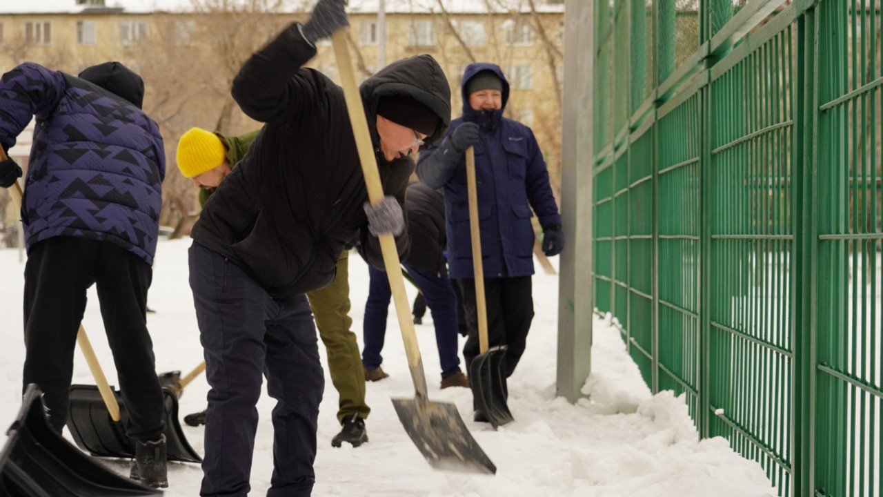 Астаналық 4 мың әке қар күреу экочелленджіне қатысты