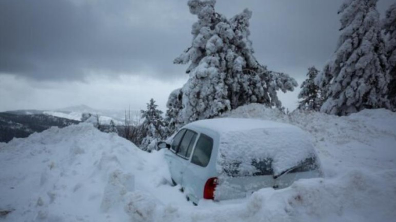 СҚО-да боранда шұңқырға түсіп кеткен көлік жолаушылары құтқарылды