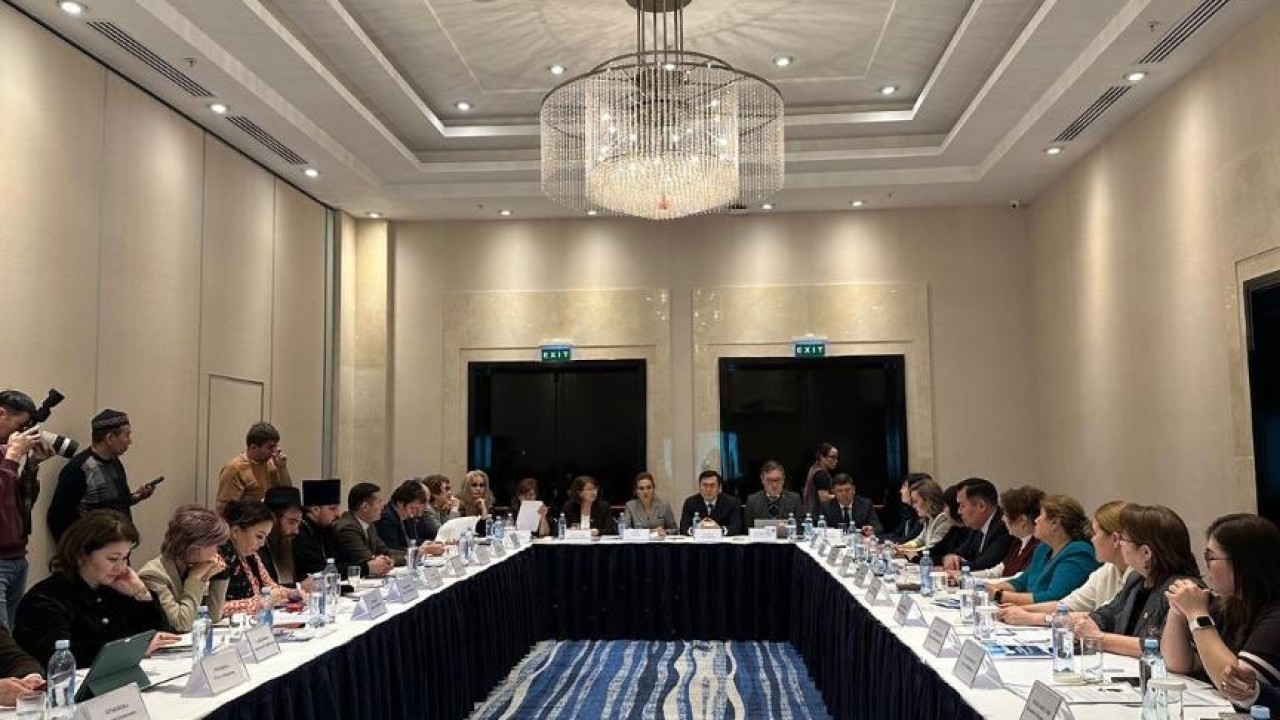 Астанада АПВ мен жатыр мойны обырының алдын алу мәселесі талқыланды