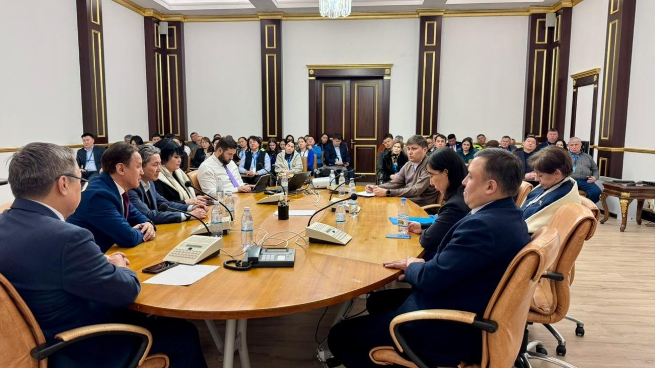 Астана әуежайында жаңа Конституция жобасын түсіндіруге арналған кездесу өтті