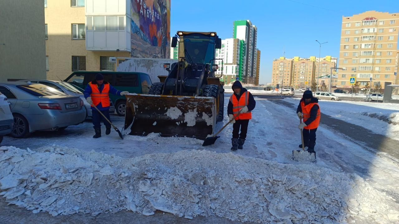 Елордада қар күреу жұмысына 3 мыңнан астам жұмысшы жұмылдырылды