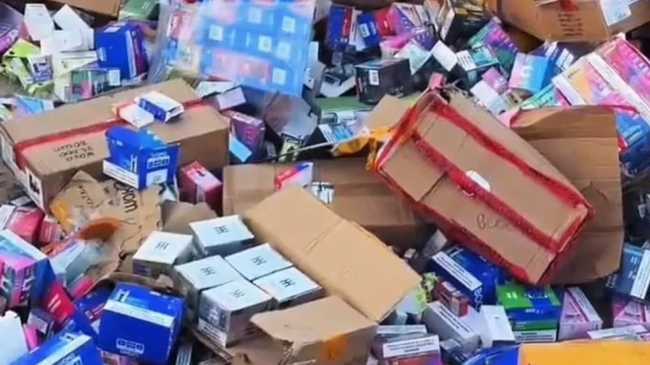 Алматыда 1 млрд теңгенің вейпін саудалағандардың ісі сотқа жөнелтілді