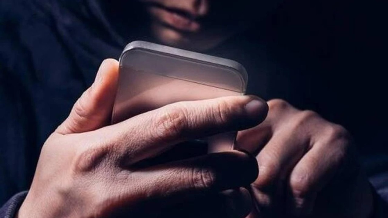 Шымкентте бағаны «түзетуді» ұсынып студенттерді алдаған күдіктілер ұсталды