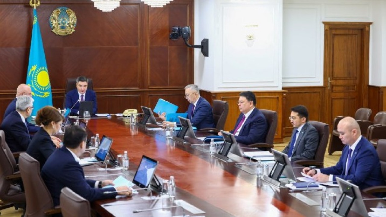 Өңіраралық жолдарды дамытуға көңіл бөлу қажет - Олжас Бектенов