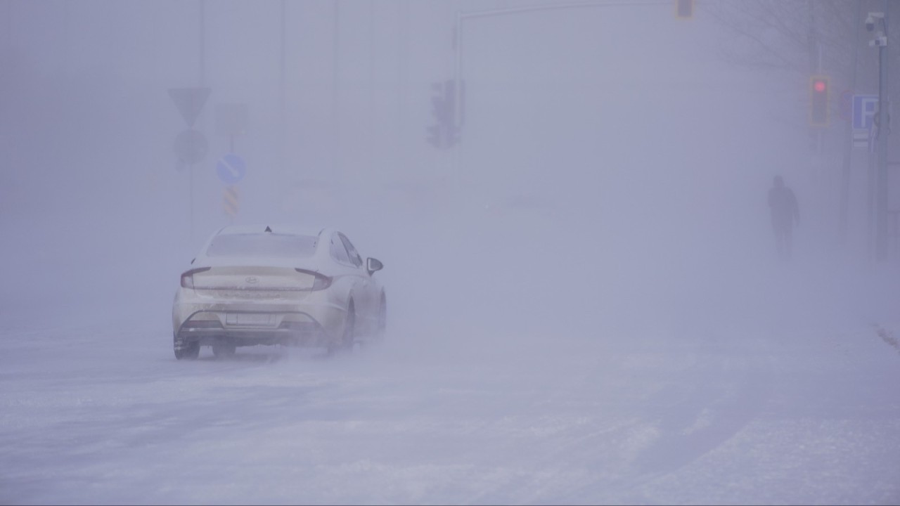 Полиция ақтүтек боранда алыс жолға шықпауға кеңес береді