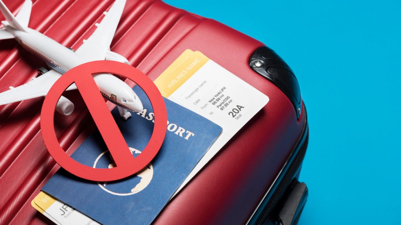 Семей көшесінде дәрет сындырған шетелдіктерге елге кіруге шектеу қойылды