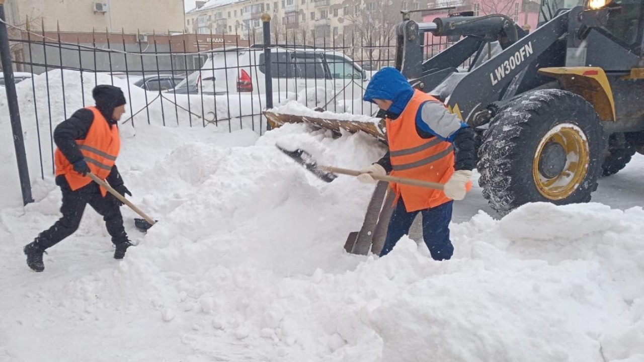 Елордада бір түнде 42 мың текше метрден астам қар шығарылды