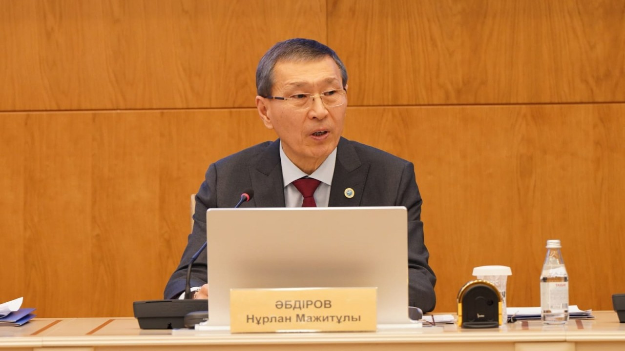 Референдум күні әр екі сағат сайын дауыс беру барысы туралы ақпарат беріліп отырады