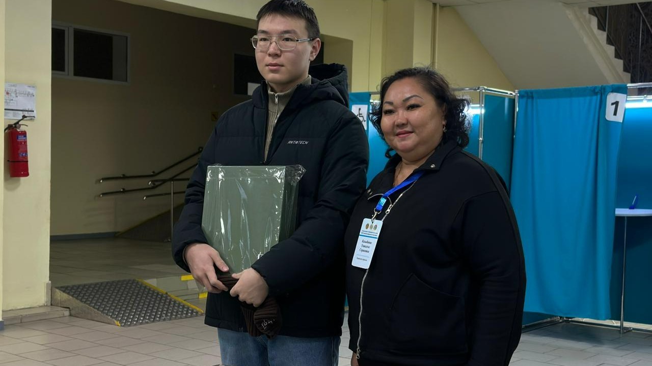 Елорданың «Байқоңыр» ауданында жас сайлаушы алғаш рет дауыс берді