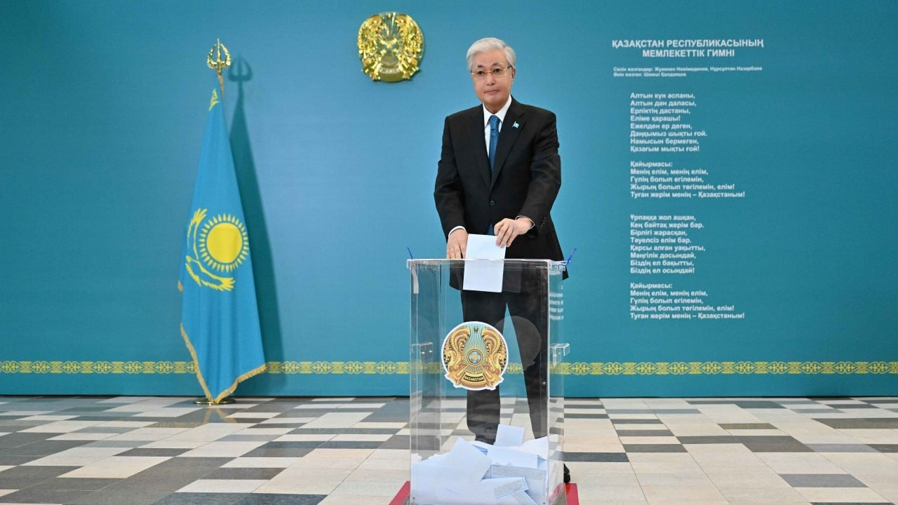 Президент Қасым-Жомарт Тоқаев республикалық референдумда дауыс берді