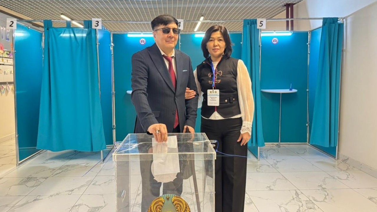 Астанада зағиптар да референдумда өз таңдауын жасады