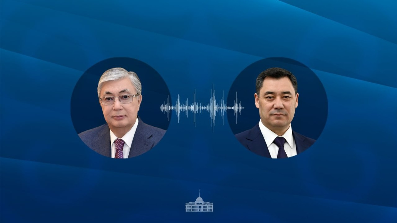 Садыр Жапаров Қасым-Жомарт Тоқаевты Қазақстандағы референдумның табысты өтуімен құттықтады