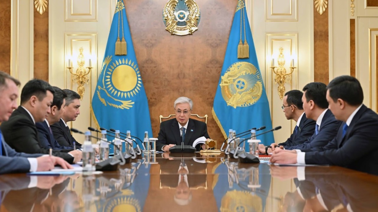 Президент жаңа Конституцияны іске асыру жөнінде жұмыс кеңесін өткізді