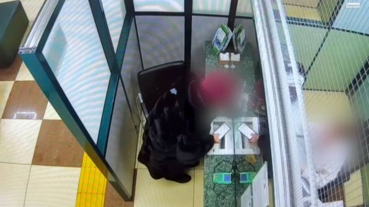 Елордада 83 жастағы кейуана алаяққа алданып қала жаздады – ВИДЕО