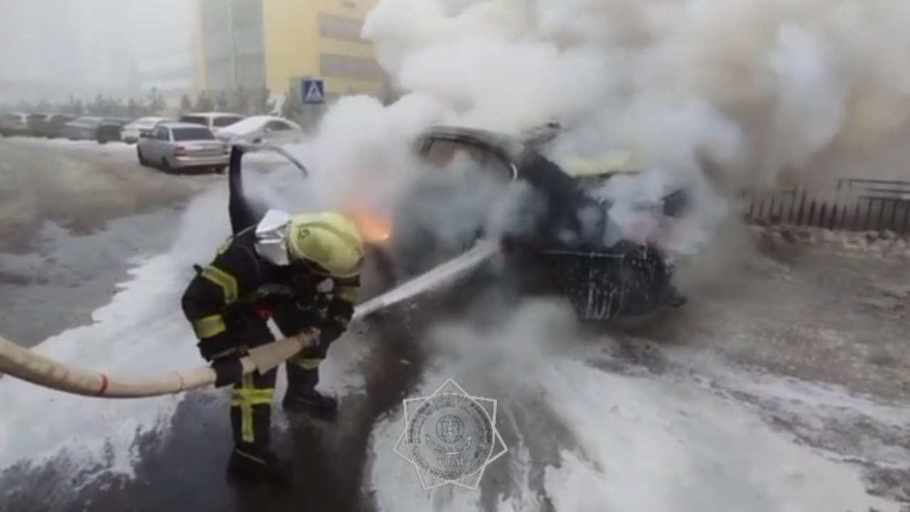 Елордада тұрақта жанған көлік дер кезінде сөндірілді