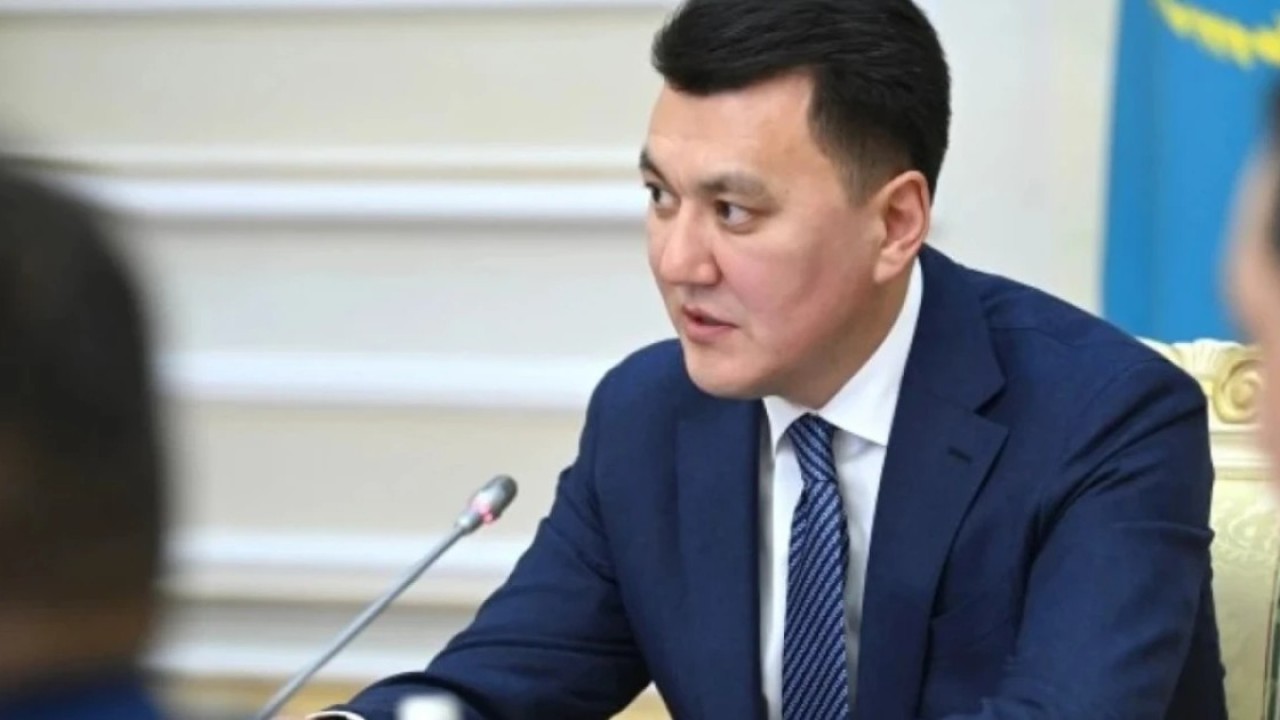 Жаңа Конституцияны қоғамдық санада орнықтыруда жүйелі жұмыстар қажет - Ерлан Қарин