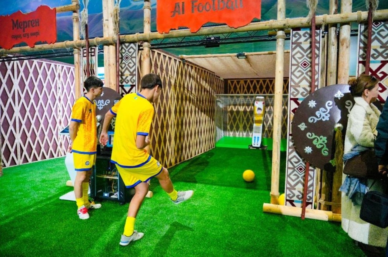AI Sport және робот-қақпашы: елордада заманауи технологиялар мерекенің көркін қыздырды