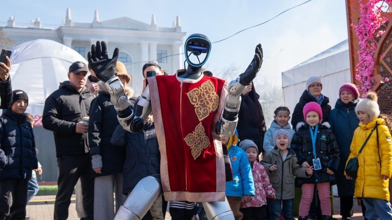 Астанада Наурыз мейрамы аясында ЖИ арқылы ұлттық ойындар өтіп жатыр