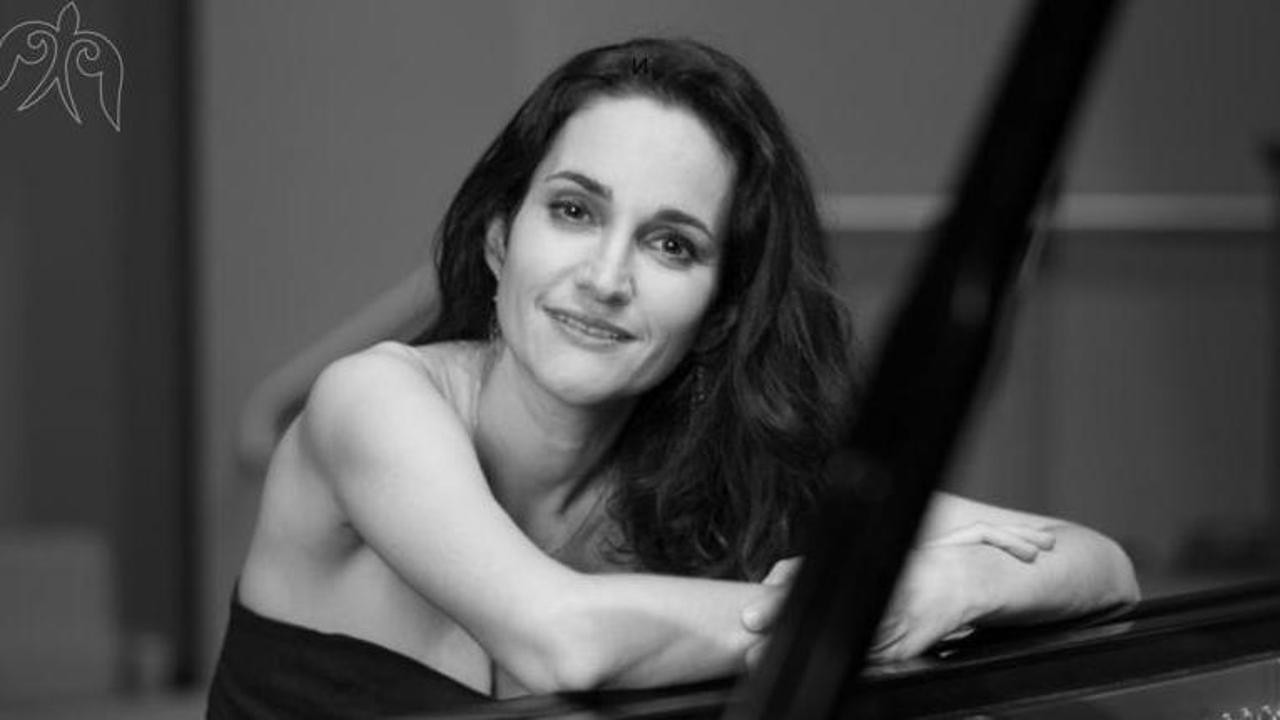 Француз пианиношысы Кристина Фонлюпт қазақ сахнасында өнер көрсетеді