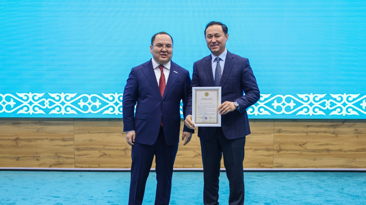 Elorda aqparat медиахолдингінің директоры Мемлекет басшысының Алғыс хатымен марапатталды
