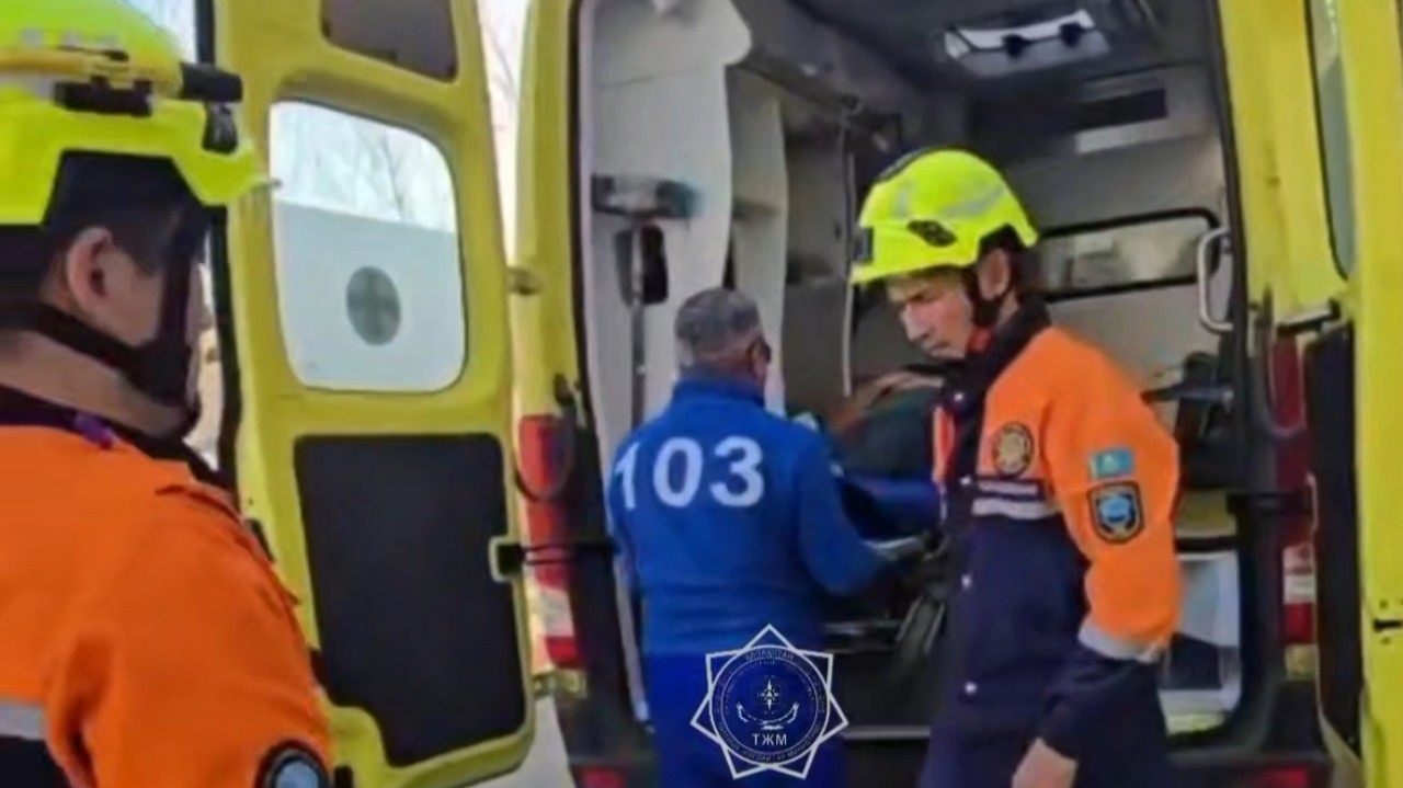 Көкшетауда төтеншеліктер екі күн бойы есігін ашпаған ер адамды құтқарды