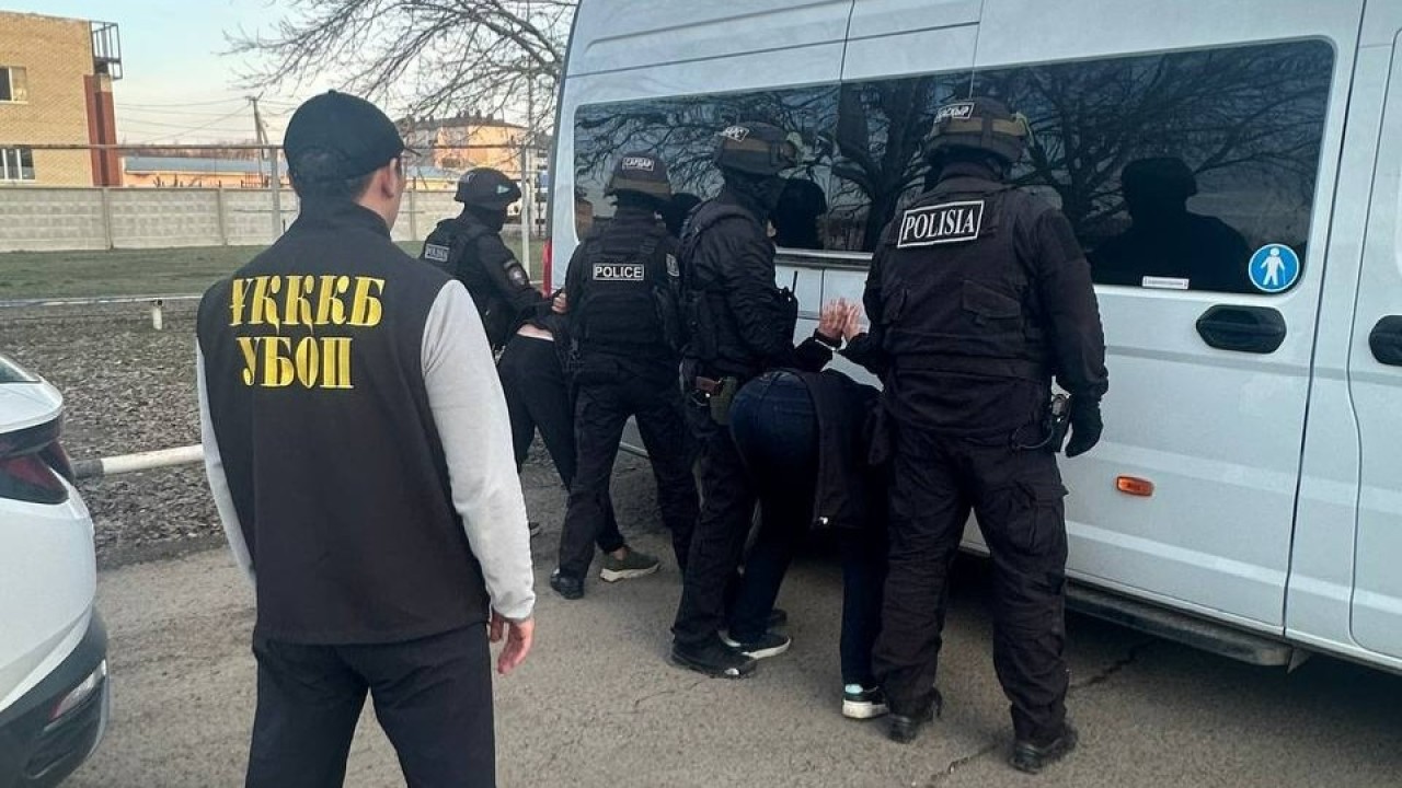 БҚО-да полиция талабына бағынудан бас тартқан бір топ адам ұсталды