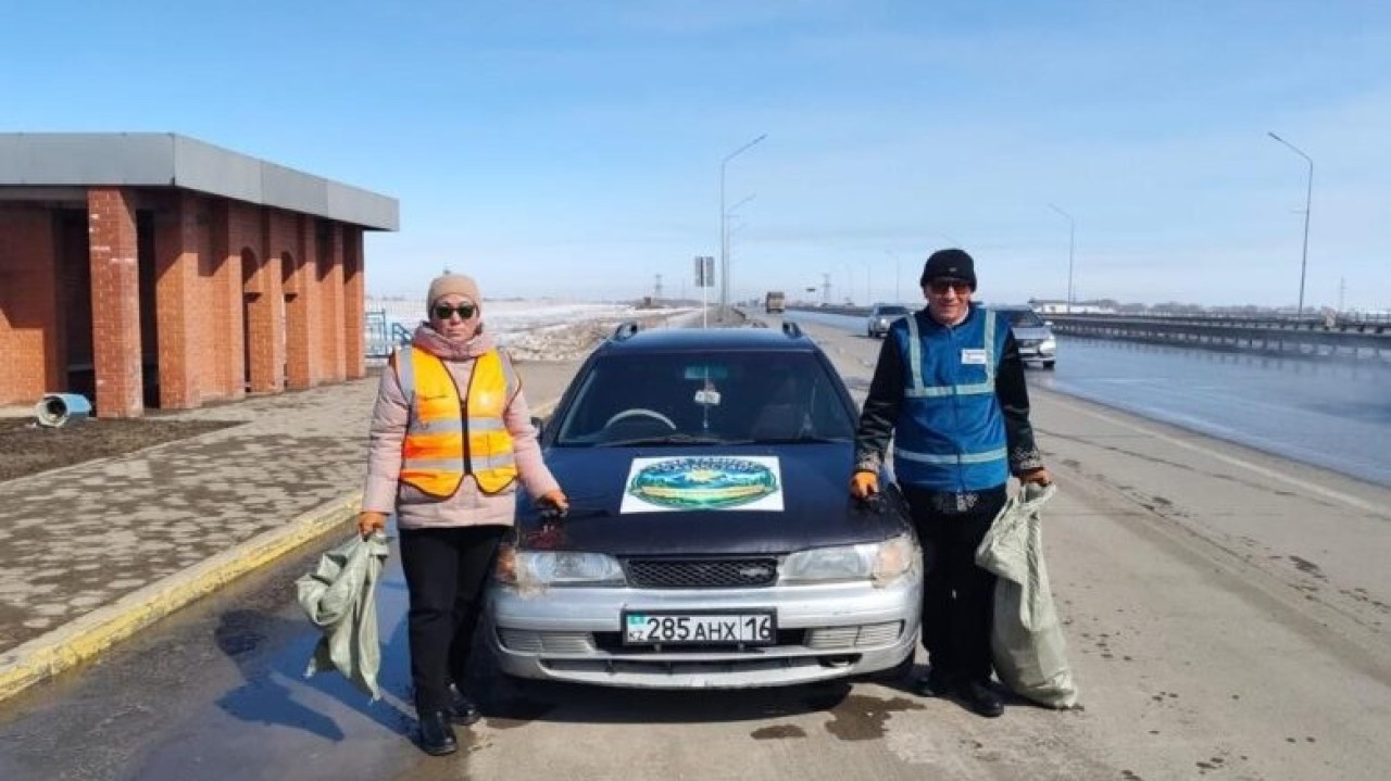 Зайсаннан Астанаға дейін: Тазалық сапарына шыққан ерлі-зайыпты 10 тонна қоқыс жинады