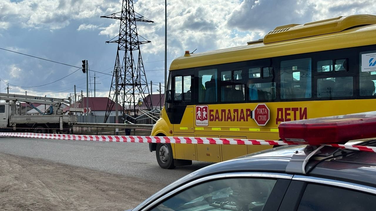 БҚО-дағы автобус апаты: Үш адам ауруханаға жатқызылды