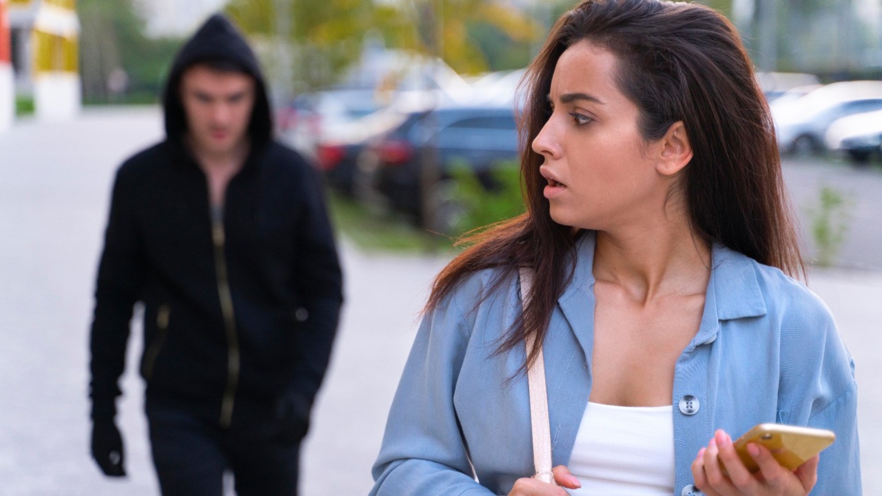 Ажырасқан әйелінің мазасын алған: Астанада тағы бір сталкер қылмыстық жауаптылыққа тартылды